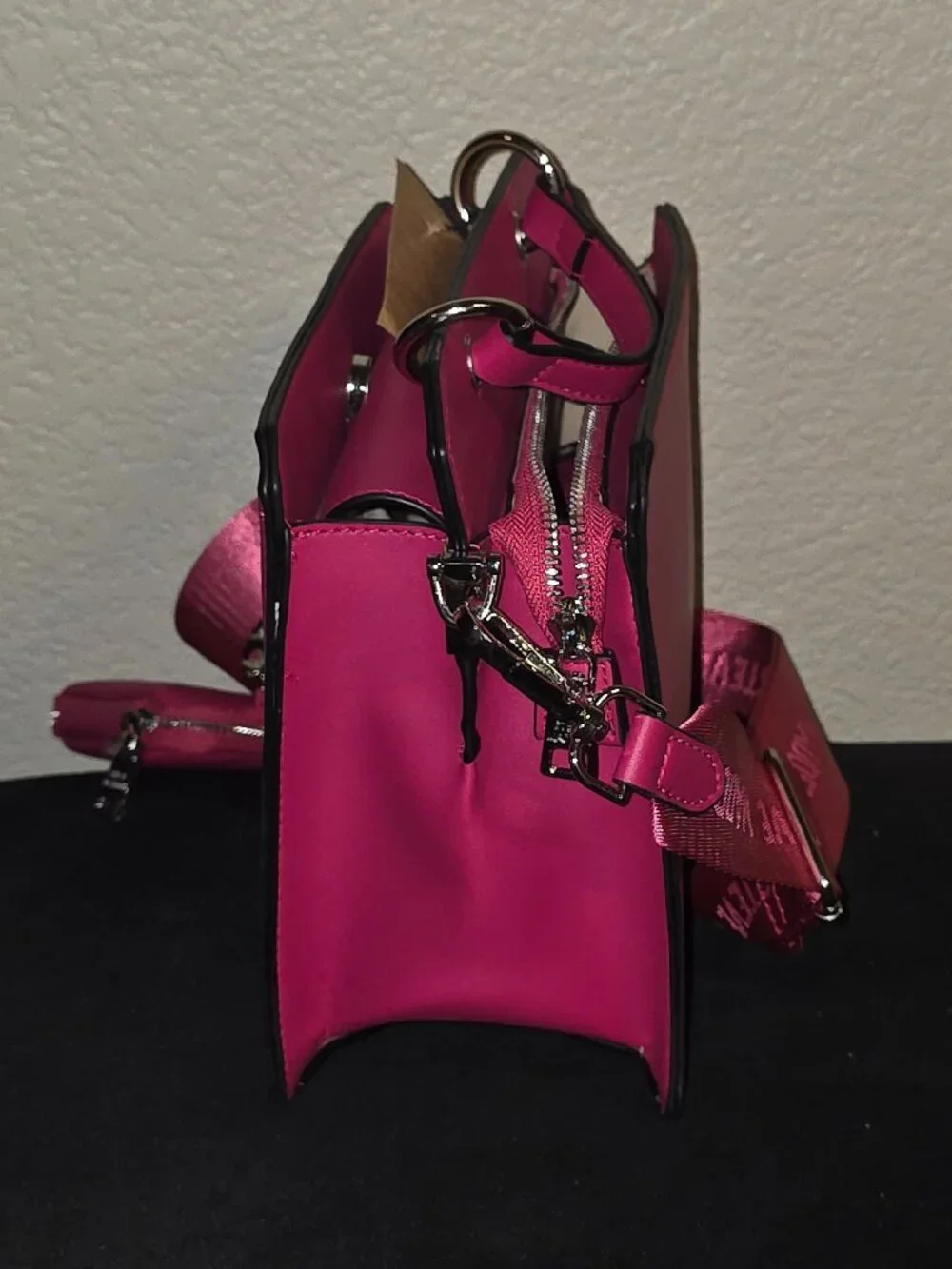 Steve Madden Bevelyn Bag - Fuschia
